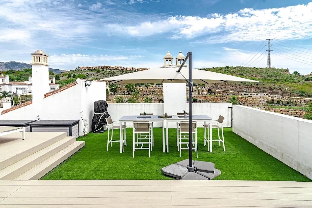 Amazing Penthouse Paraiso Pueblo And Hottub Rdr498 Estepona Apartment