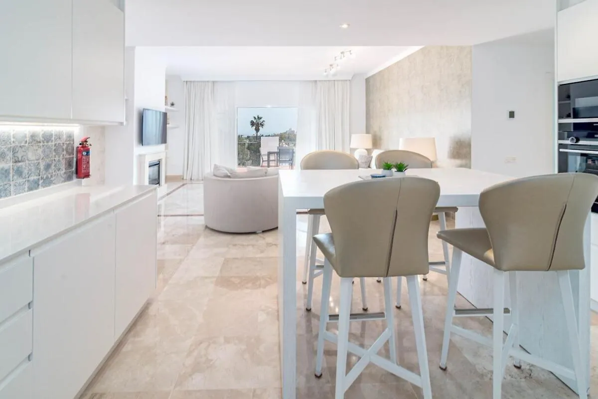 Amazing Penthouse Paraiso Pueblo And Hottub Rdr498 إِستيبونا 0*,  إسبانيا